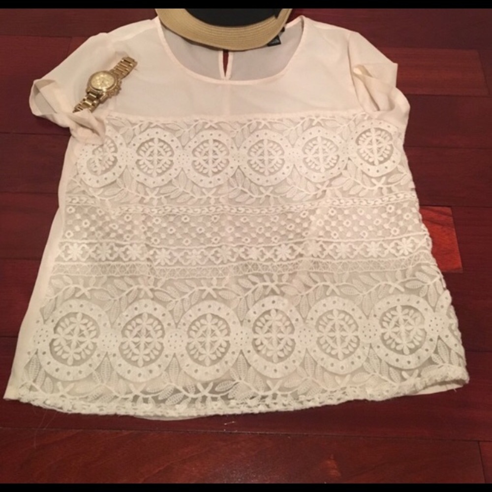 White/cream lace top